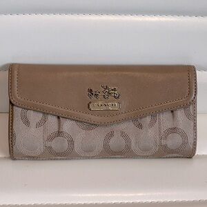 COACH Signature Horse & Carriage Canvas/Leather Wallet 🔥😍❤️